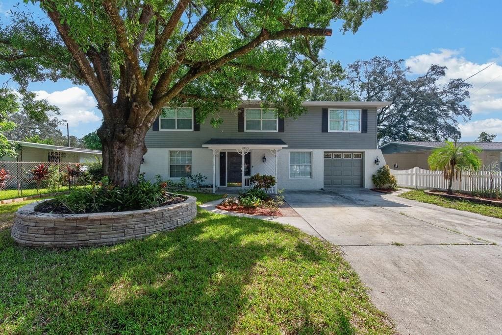 For Sale: $565,000 (5 beds, 3 baths, 2960 Square Feet)
