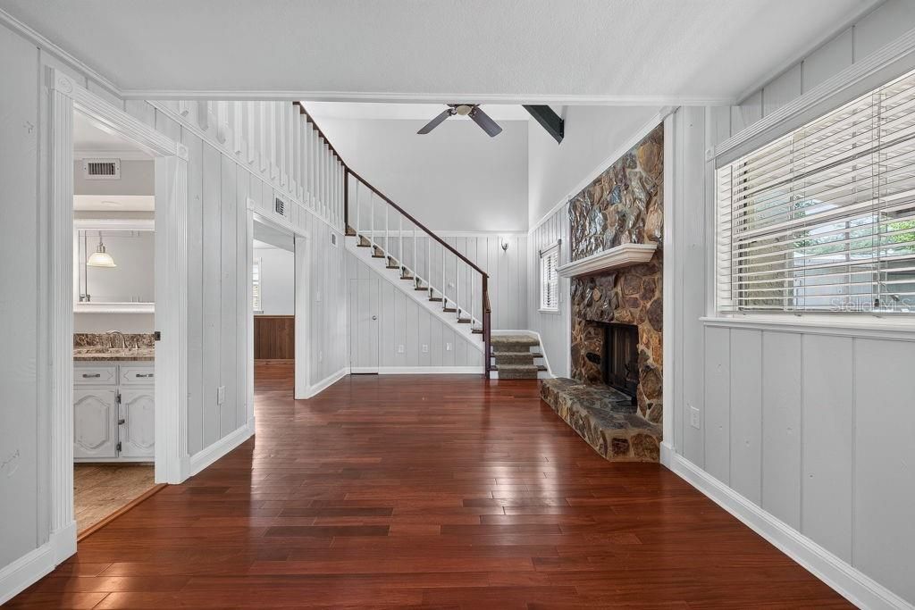 For Sale: $565,000 (5 beds, 3 baths, 2960 Square Feet)
