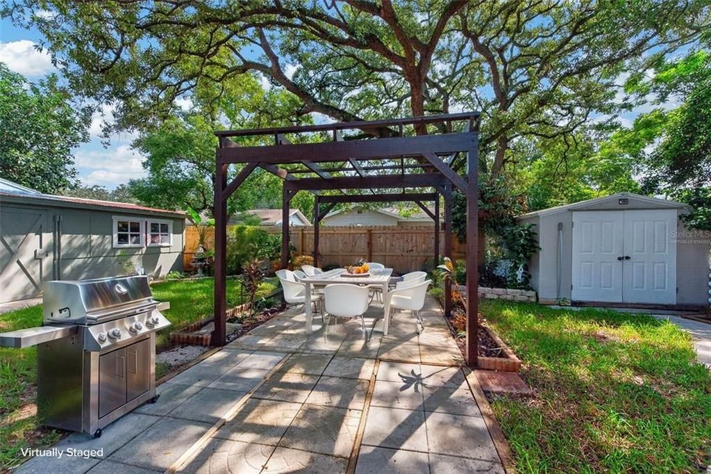 For Sale: $565,000 (5 beds, 3 baths, 2960 Square Feet)