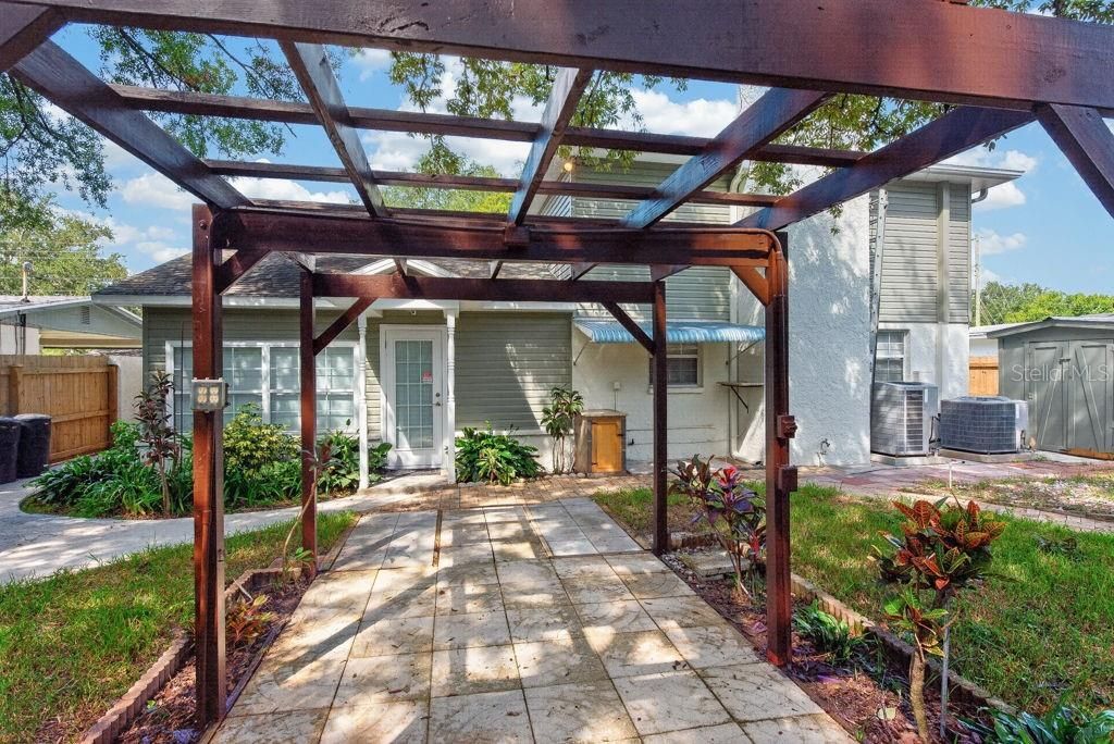 For Sale: $565,000 (5 beds, 3 baths, 2960 Square Feet)