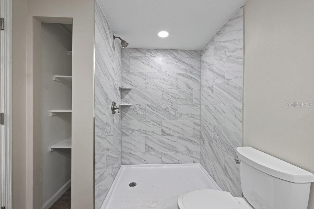 For Sale: $565,000 (5 beds, 3 baths, 2960 Square Feet)