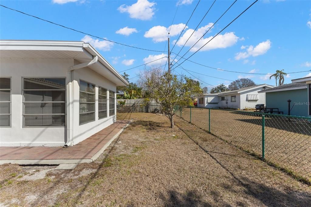 En Venta: $350,000 (2 camas, 2 baños, 1226 Pies cuadrados)