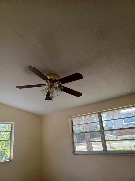 En Venta: $200,000 (2 camas, 1 baños, 696 Pies cuadrados)