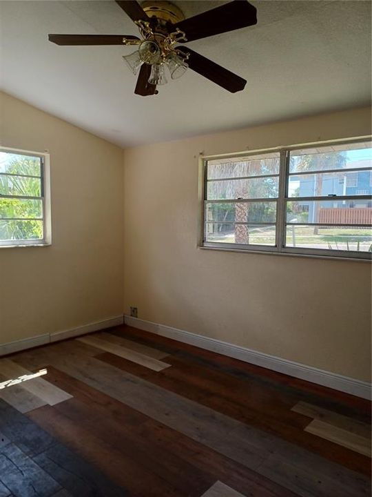 En Venta: $200,000 (2 camas, 1 baños, 696 Pies cuadrados)