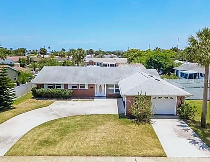 En Venta: $774,000 (3 camas, 3 baños, 2304 Pies cuadrados)