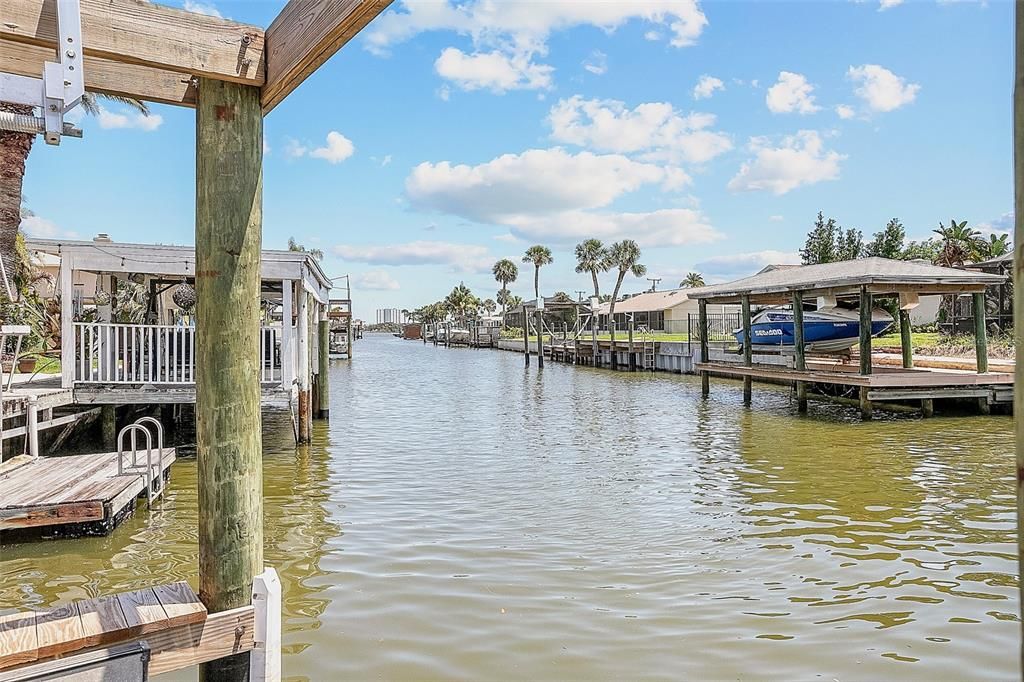 En Venta: $774,000 (3 camas, 3 baños, 2304 Pies cuadrados)