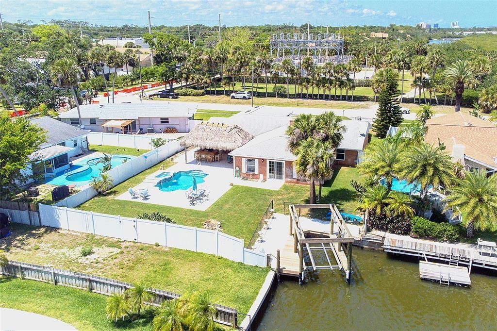 En Venta: $774,000 (3 camas, 3 baños, 2304 Pies cuadrados)