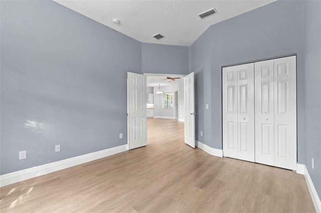 待售: $799,900 (4 贝兹, 2 浴室, 2095 平方英尺)