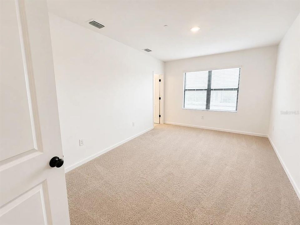 For Rent: $2,900 (3 beds, 2 baths, 1648 Square Feet)