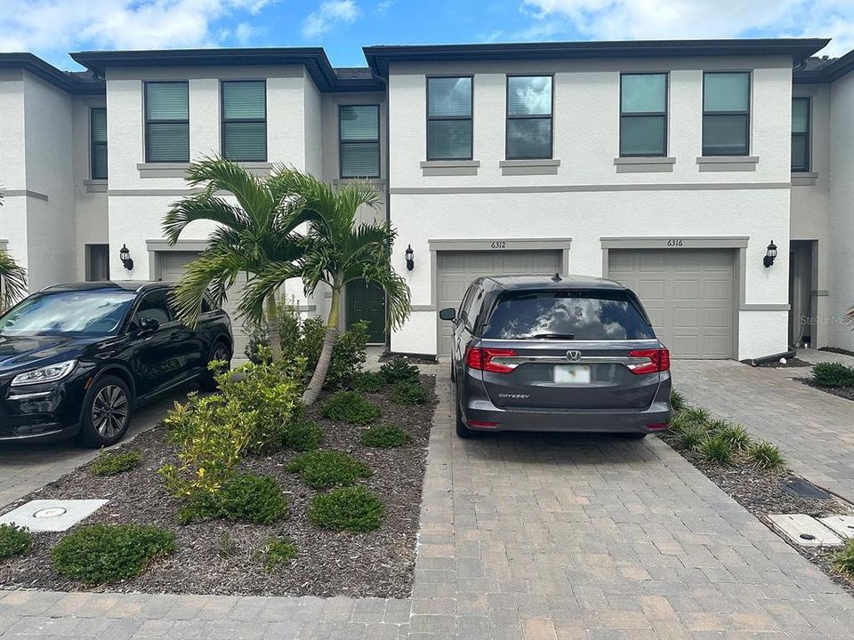 For Rent: $2,900 (3 beds, 2 baths, 1648 Square Feet)