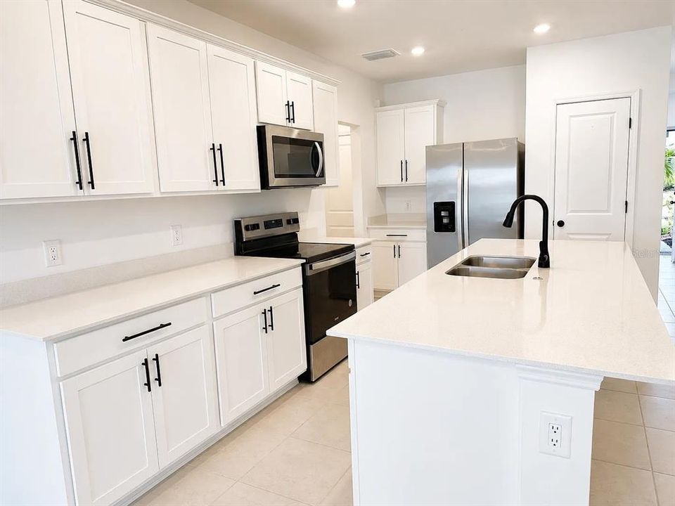 For Rent: $2,900 (3 beds, 2 baths, 1648 Square Feet)