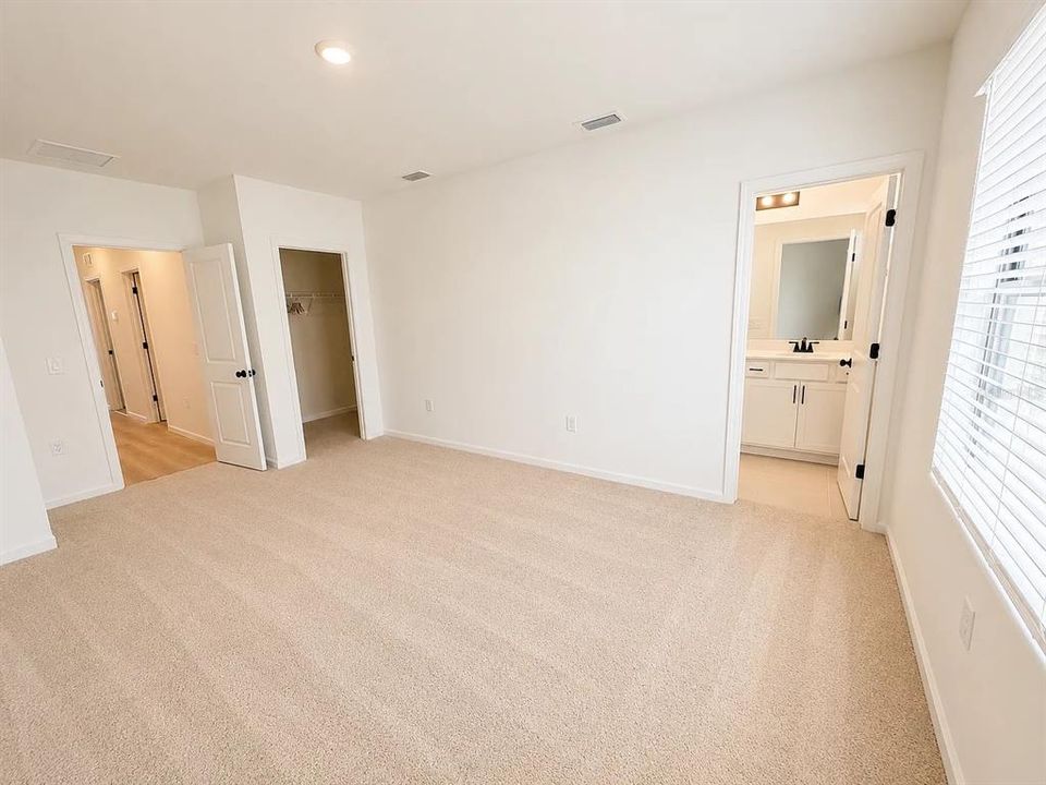 For Rent: $2,900 (3 beds, 2 baths, 1648 Square Feet)
