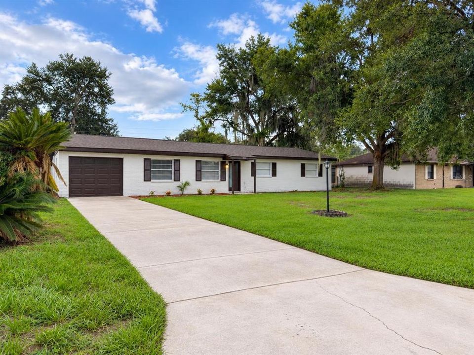 For Sale: $310,000 (3 beds, 2 baths, 1530 Square Feet)