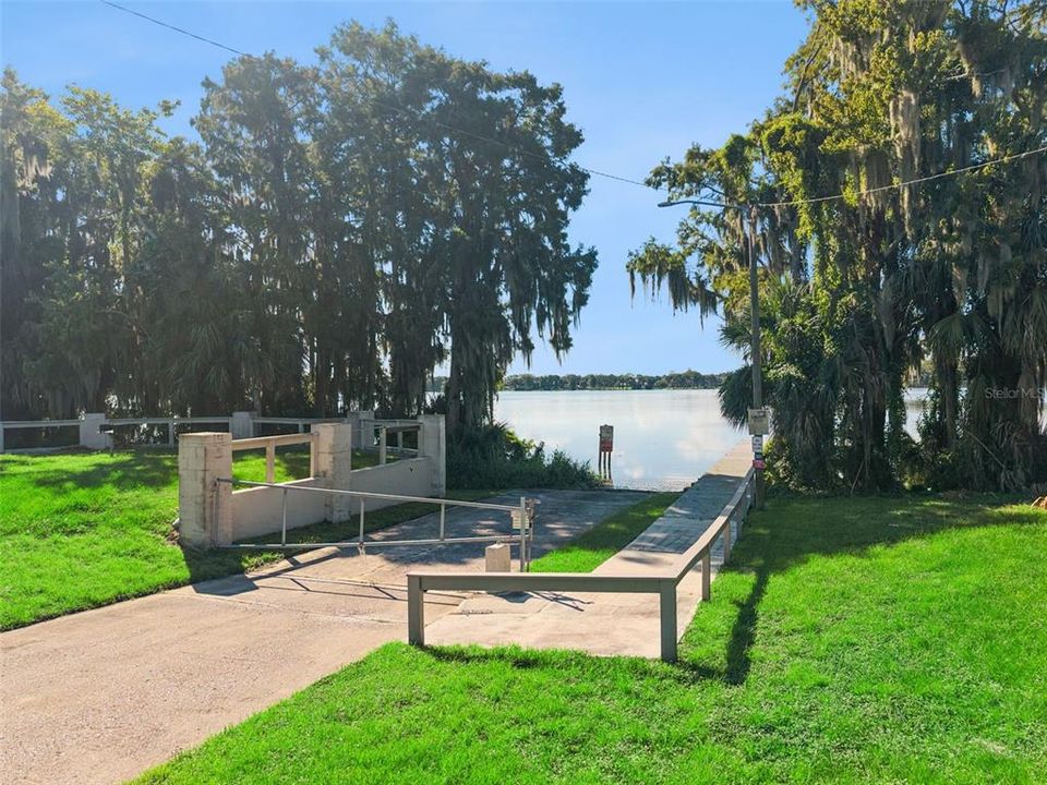 For Sale: $349,900 (2 beds, 2 baths, 1266 Square Feet)