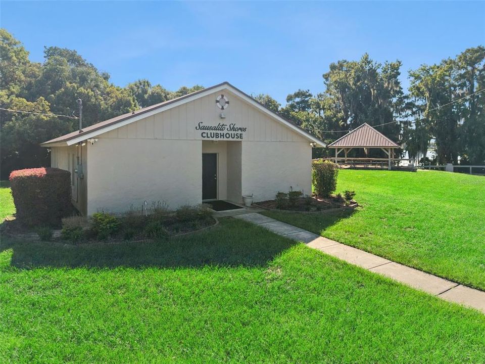 For Sale: $349,900 (2 beds, 2 baths, 1266 Square Feet)
