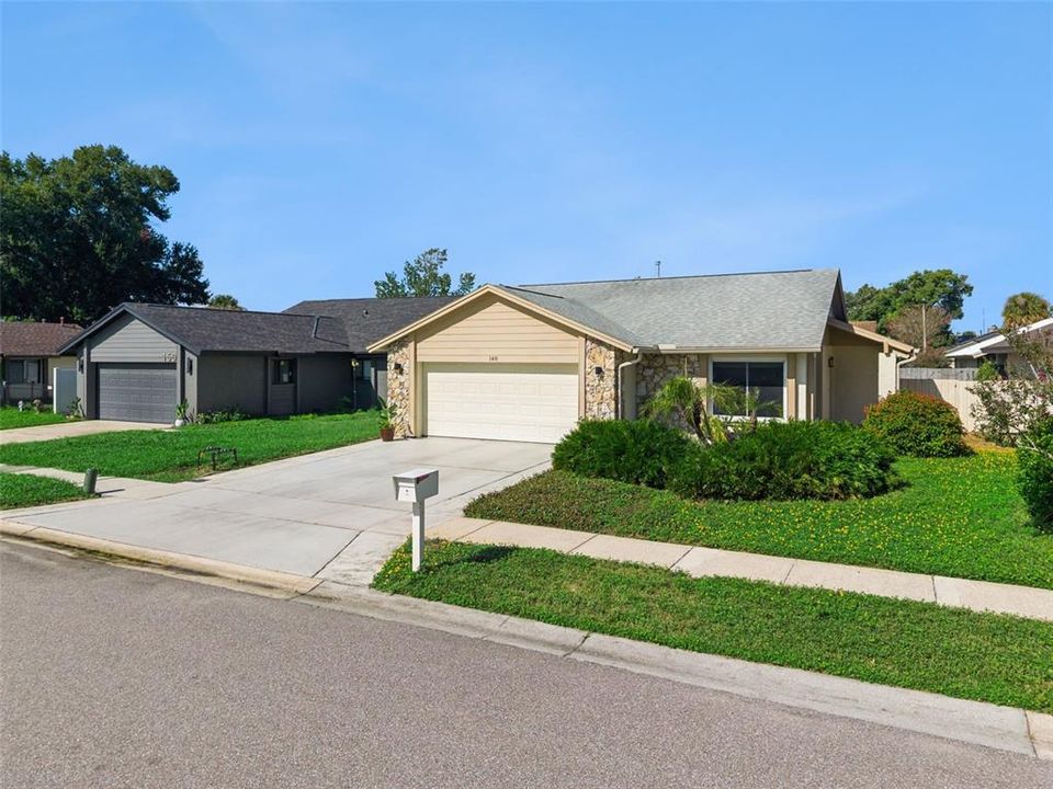 For Sale: $349,900 (2 beds, 2 baths, 1266 Square Feet)