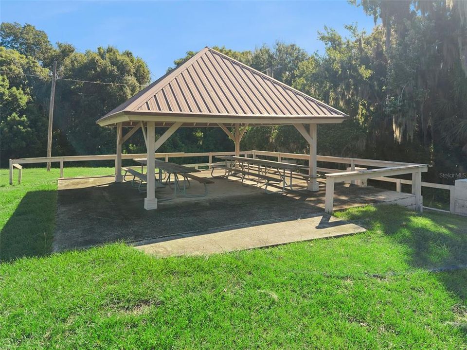 For Sale: $349,900 (2 beds, 2 baths, 1266 Square Feet)