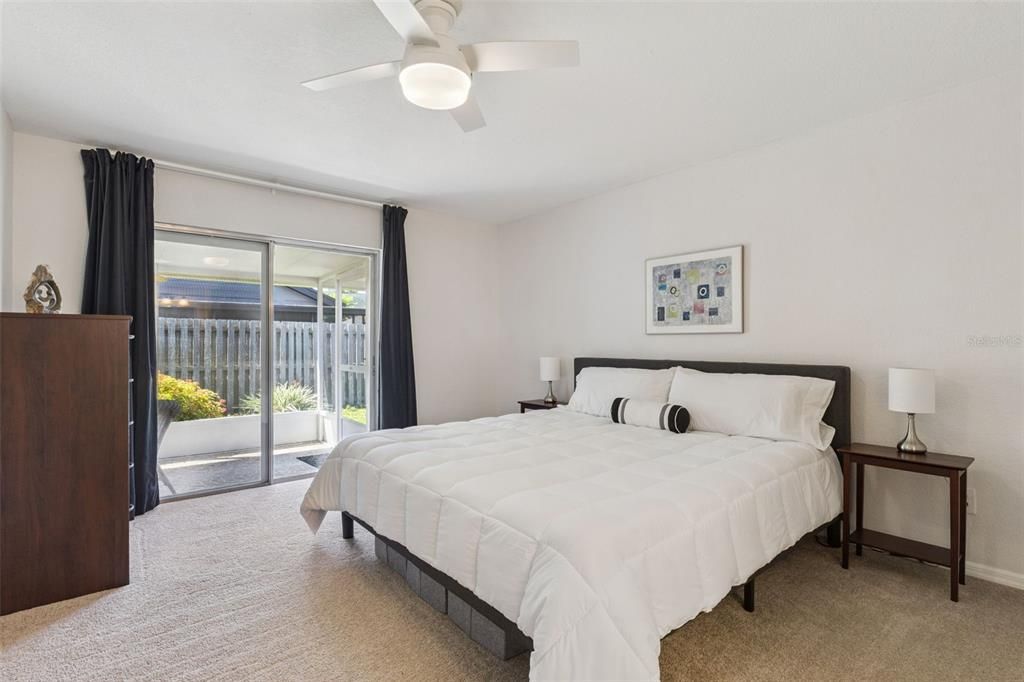 For Sale: $349,900 (2 beds, 2 baths, 1266 Square Feet)