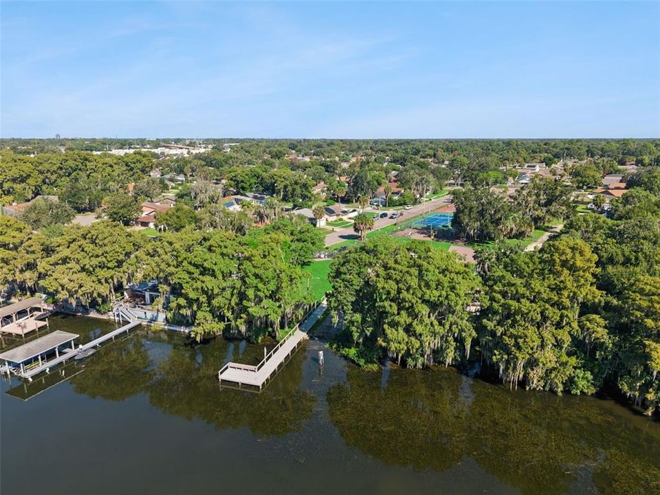 For Sale: $349,900 (2 beds, 2 baths, 1266 Square Feet)