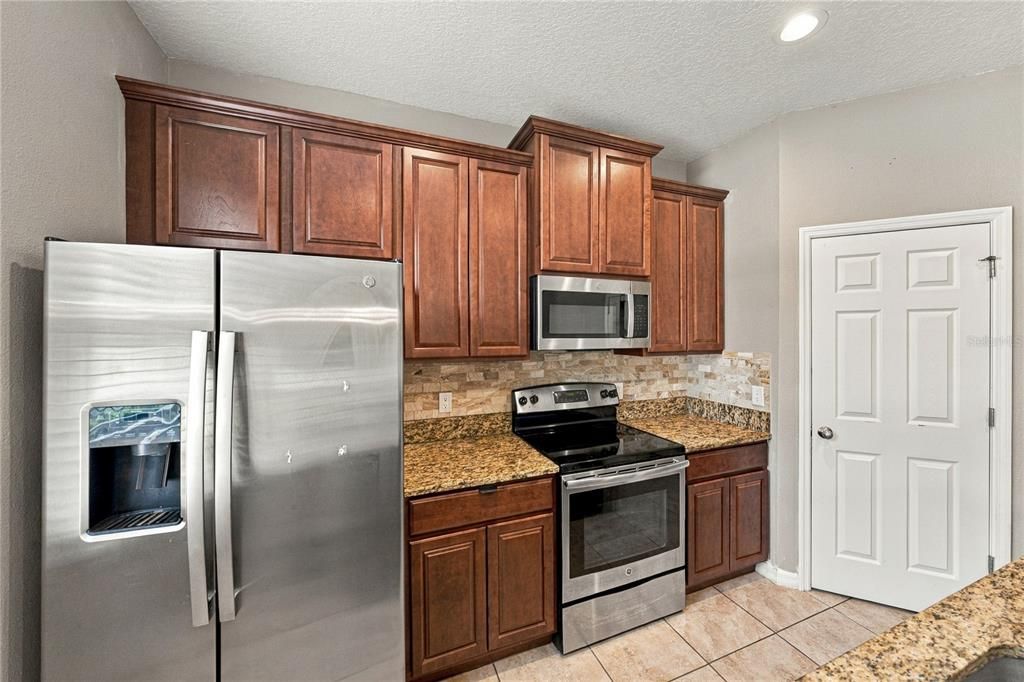 For Sale: $349,900 (4 beds, 3 baths, 2151 Square Feet)