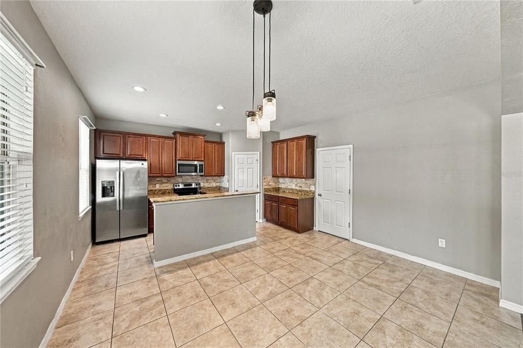 For Sale: $349,900 (4 beds, 3 baths, 2151 Square Feet)