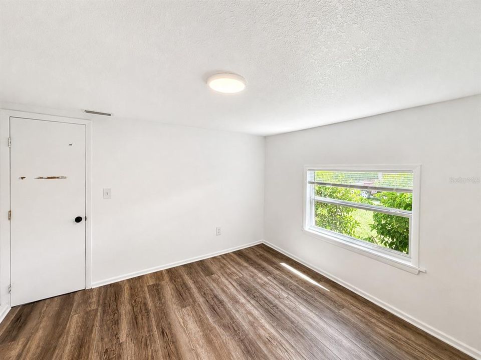 For Rent: $1,600 (2 beds, 1 baths, 669 Square Feet)