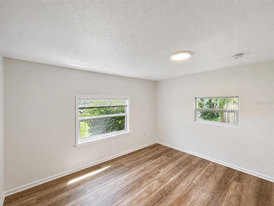 For Rent: $1,600 (2 beds, 1 baths, 669 Square Feet)