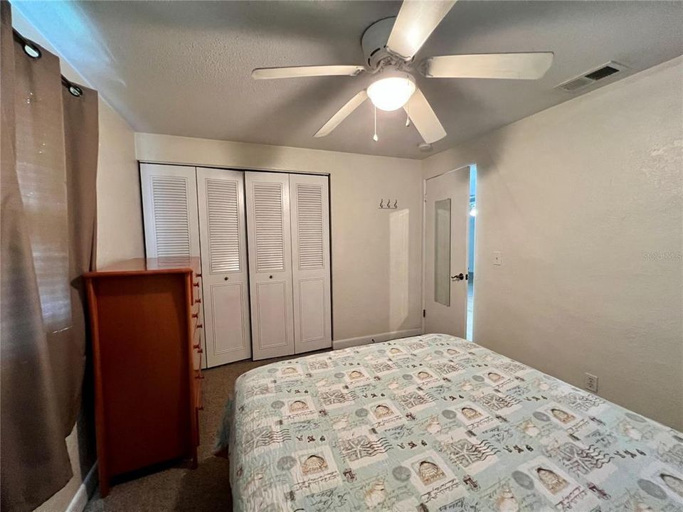На продажу: $108,900 (2 спален, 1 ванн, 841 Квадратных фут)
