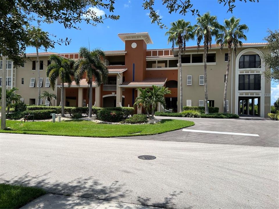 For Rent: $3,800 (3 beds, 2 baths, 1882 Square Feet)