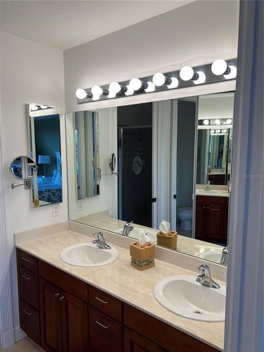 For Rent: $3,800 (3 beds, 2 baths, 1882 Square Feet)