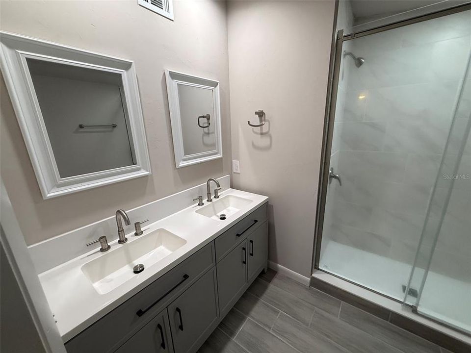 For Sale: $260,000 (3 beds, 2 baths, 1528 Square Feet)
