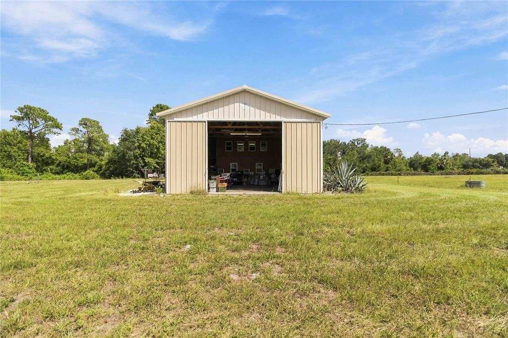 En Venta: $1,250,000 (9.36 acres)
