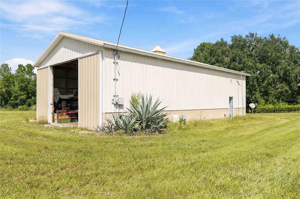 En Venta: $1,250,000 (9.36 acres)