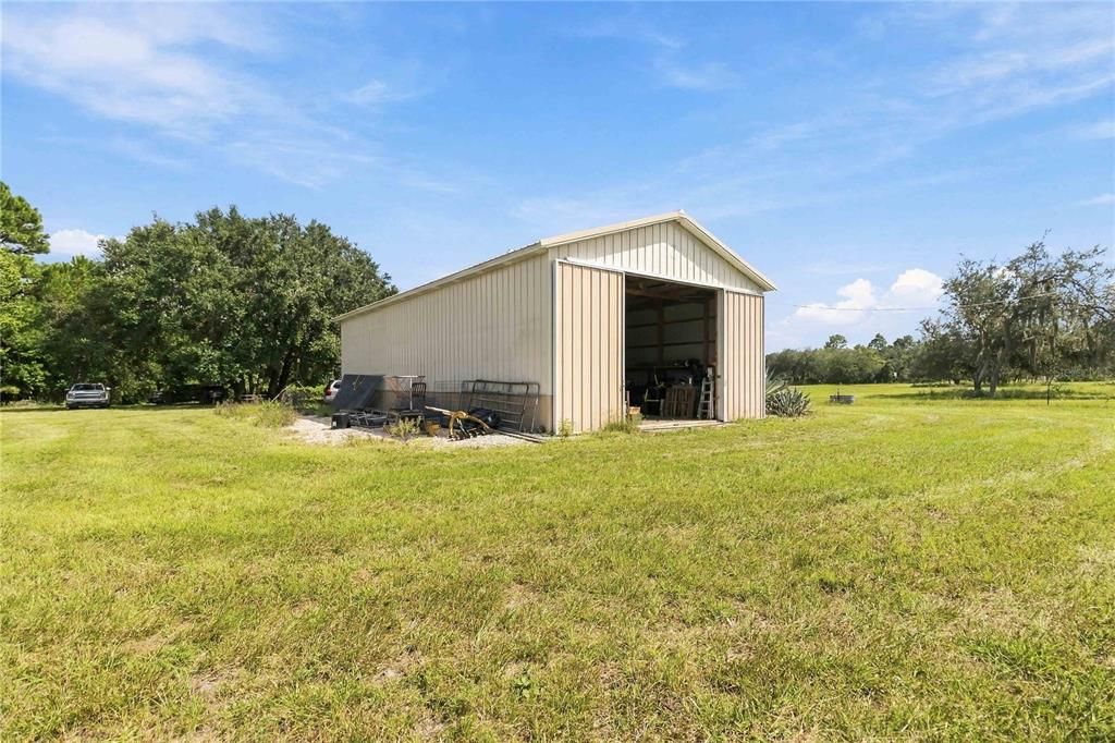 En Venta: $1,250,000 (9.36 acres)