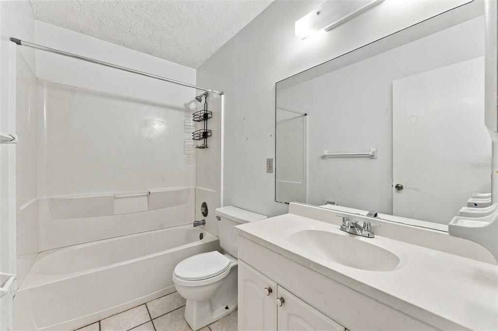 For Sale: $214,900 (3 beds, 2 baths, 1082 Square Feet)