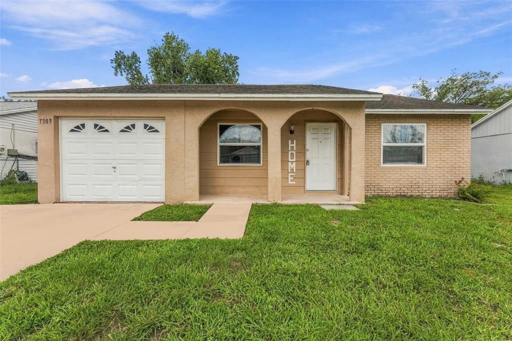 For Sale: $214,900 (3 beds, 2 baths, 1082 Square Feet)