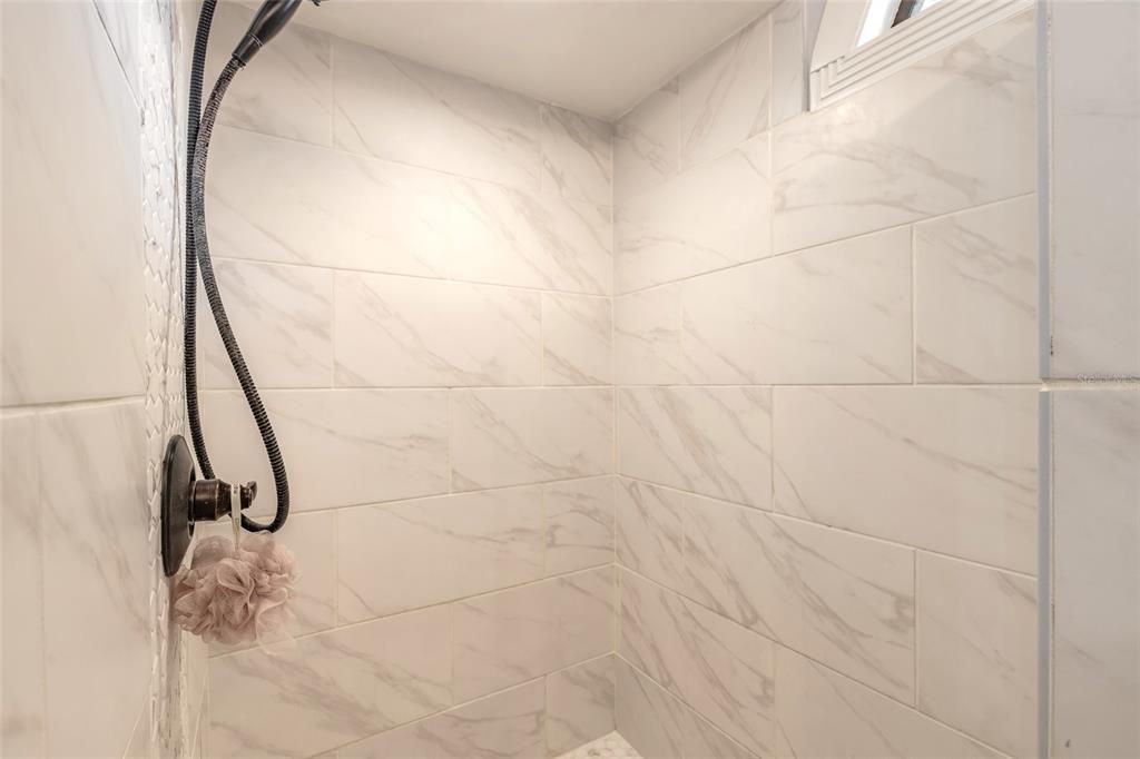 For Sale: $549,000 (3 beds, 3 baths, 2214 Square Feet)
