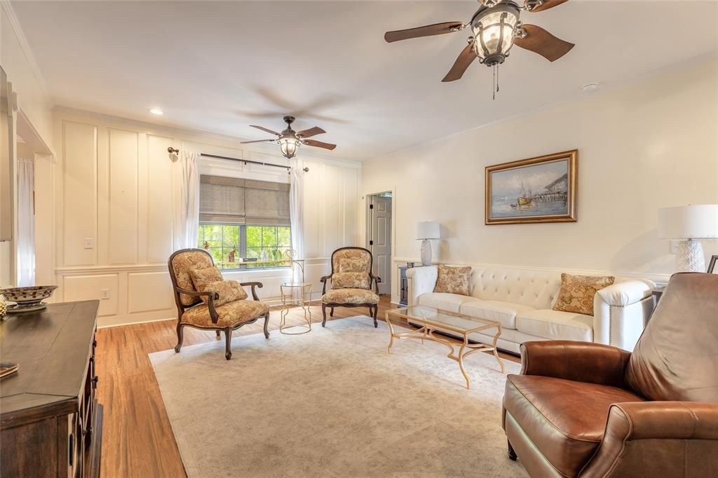 For Sale: $549,000 (3 beds, 3 baths, 2214 Square Feet)