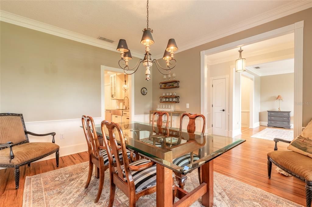 For Sale: $549,000 (3 beds, 3 baths, 2214 Square Feet)