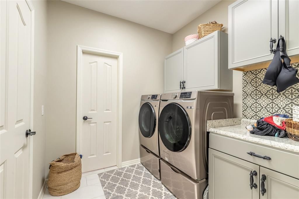 For Sale: $549,000 (3 beds, 3 baths, 2214 Square Feet)