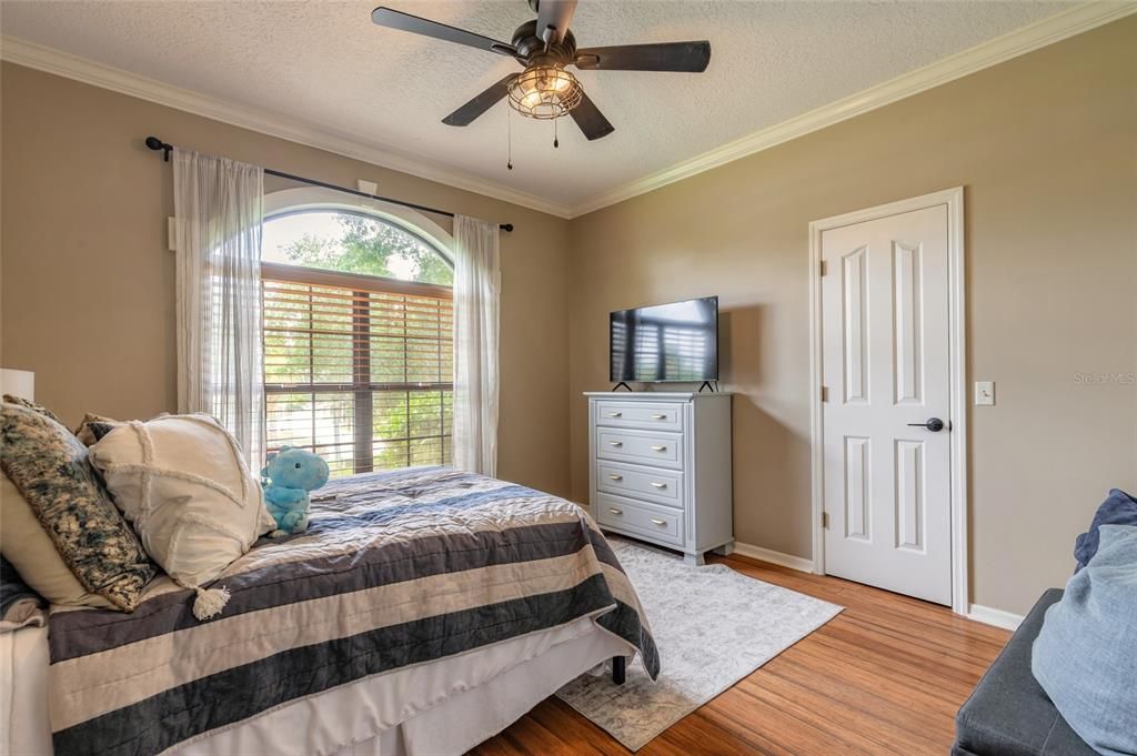 For Sale: $549,000 (3 beds, 3 baths, 2214 Square Feet)