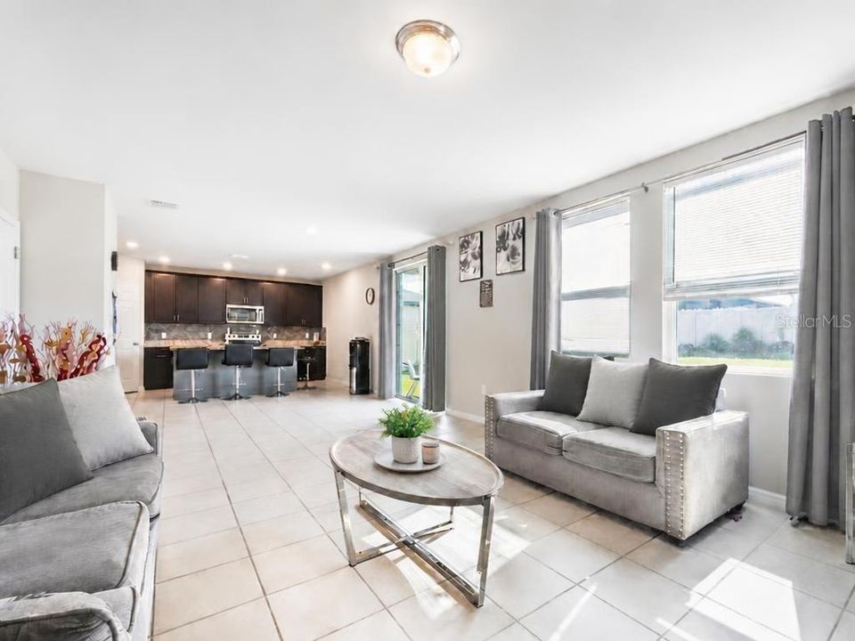 For Rent: $2,200 (4 beds, 2 baths, 2364 Square Feet)