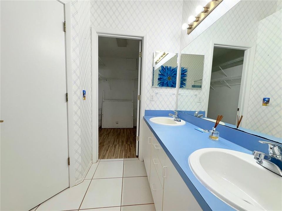 На продажу: $380,000 (4 спален, 2 ванн, 2327 Квадратных фут)