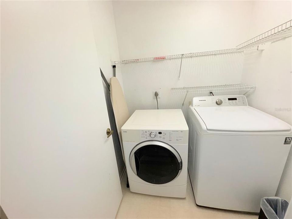 На продажу: $380,000 (4 спален, 2 ванн, 2327 Квадратных фут)