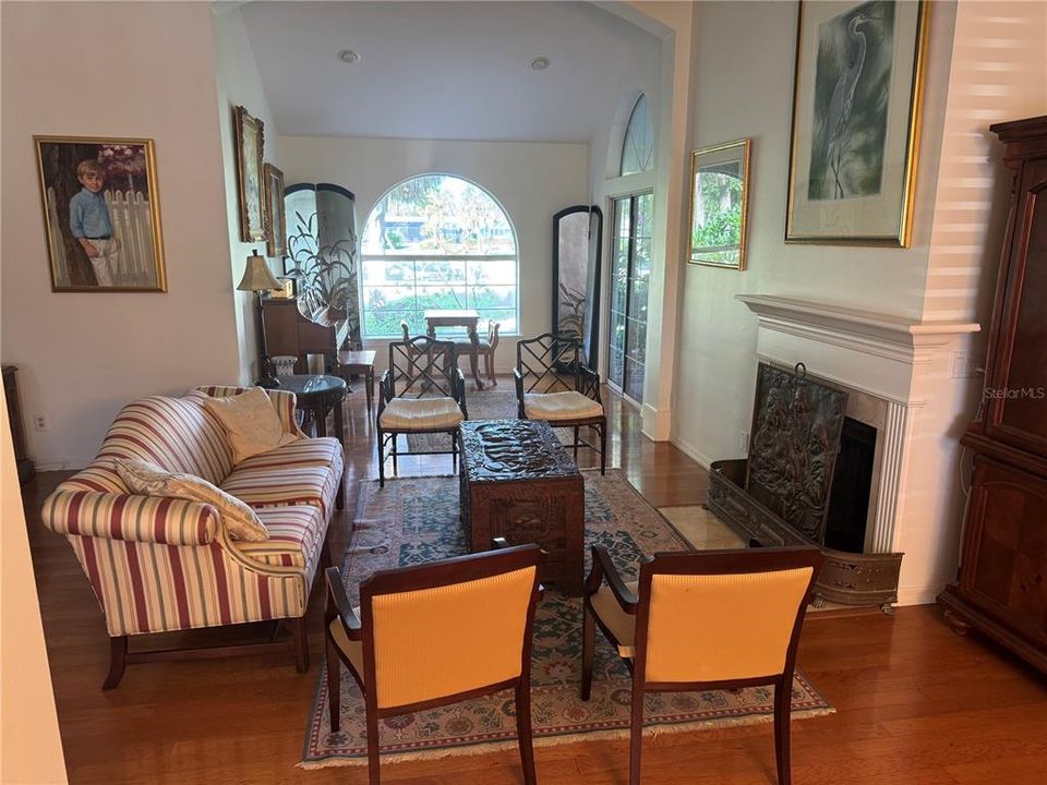 For Sale: $925,000 (3 beds, 2 baths, 3061 Square Feet)