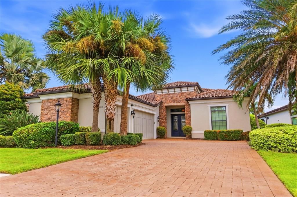 : $1,425,000 (3 beds, 3 baths, 2875 Square Feet)