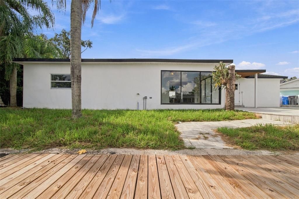 For Sale: $795,000 (3 beds, 4 baths, 1970 Square Feet)