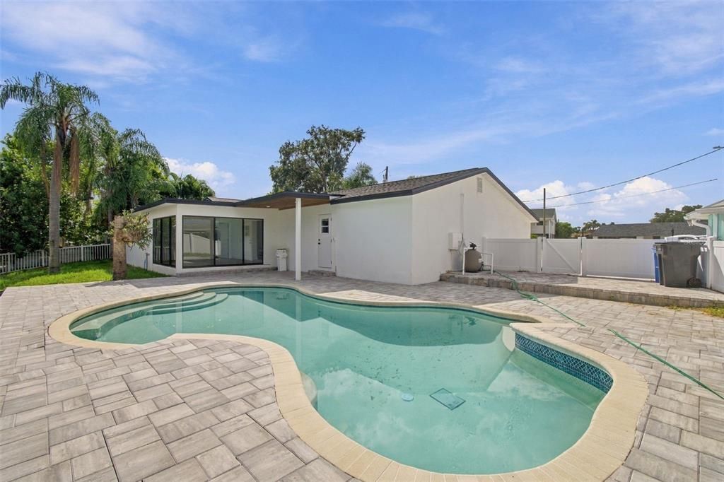 For Sale: $795,000 (3 beds, 4 baths, 1970 Square Feet)