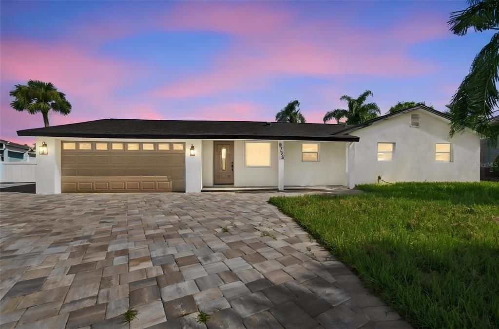 For Sale: $795,000 (3 beds, 4 baths, 1970 Square Feet)