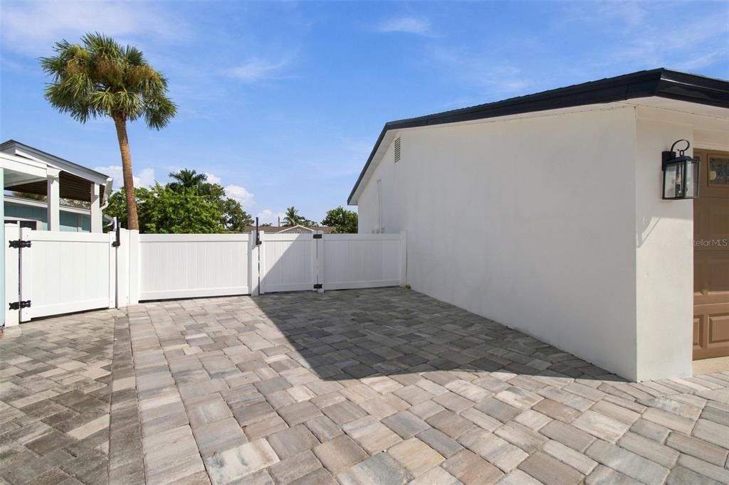 For Sale: $795,000 (3 beds, 4 baths, 1970 Square Feet)